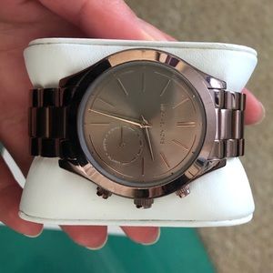 Michael Kors Access Watch in Purple